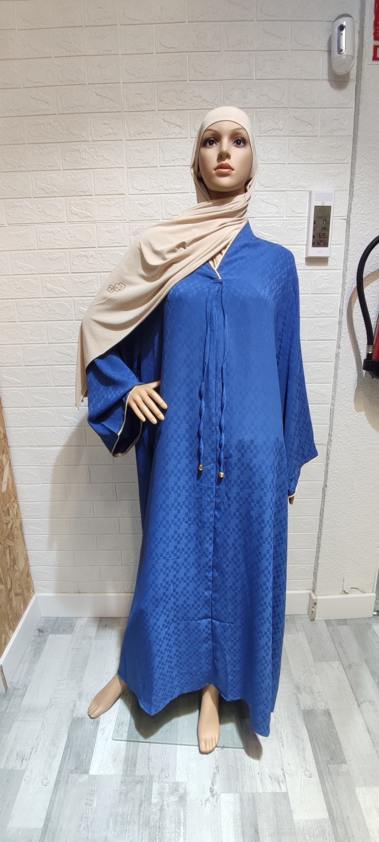 Abaya Lina
