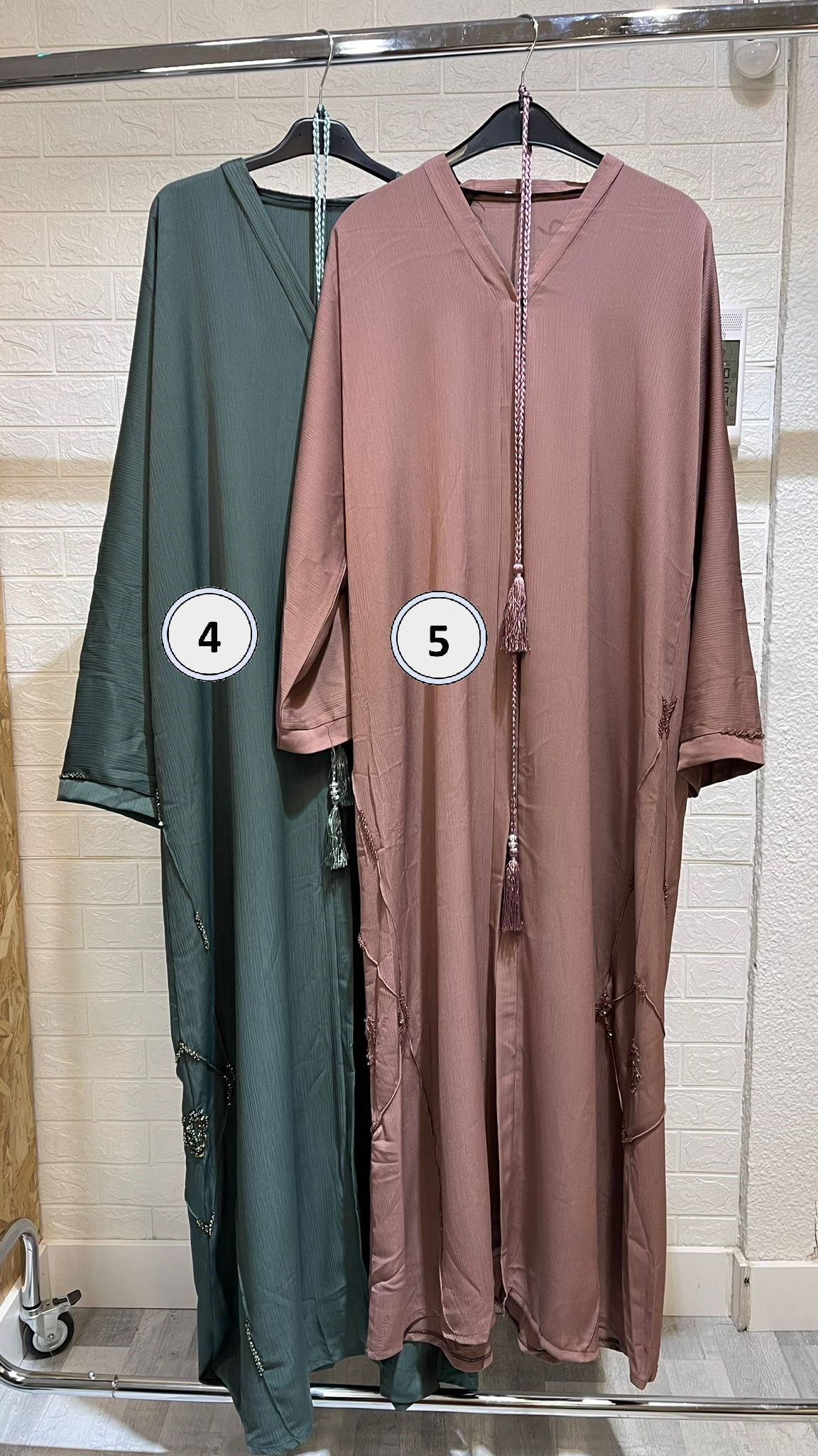 ABAYA ABIERTA DUBAI ( CIERRE DE BOTONES )