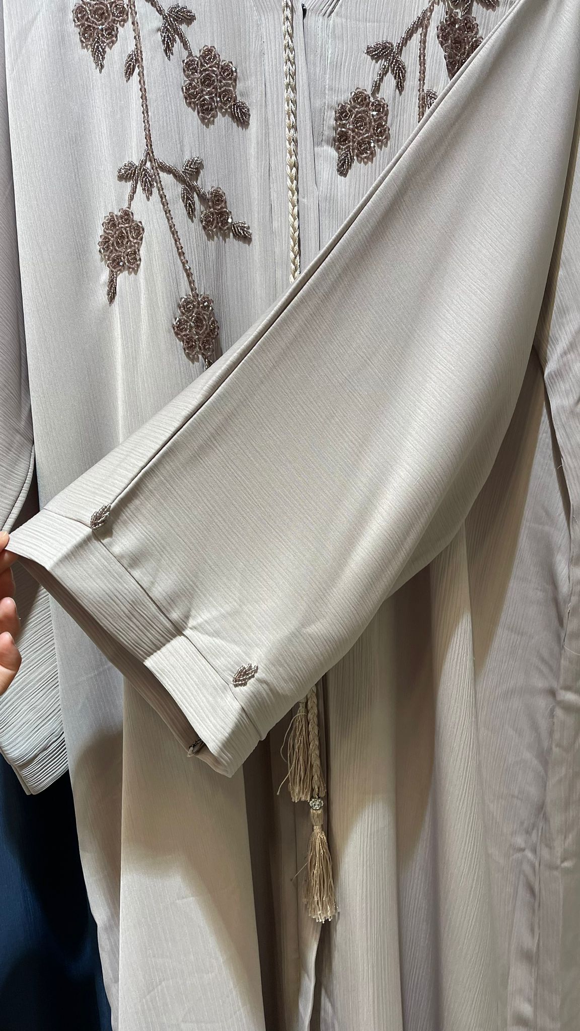 ABAYA ABIERTA DUBAI ( CIERRE DE BOTONES )