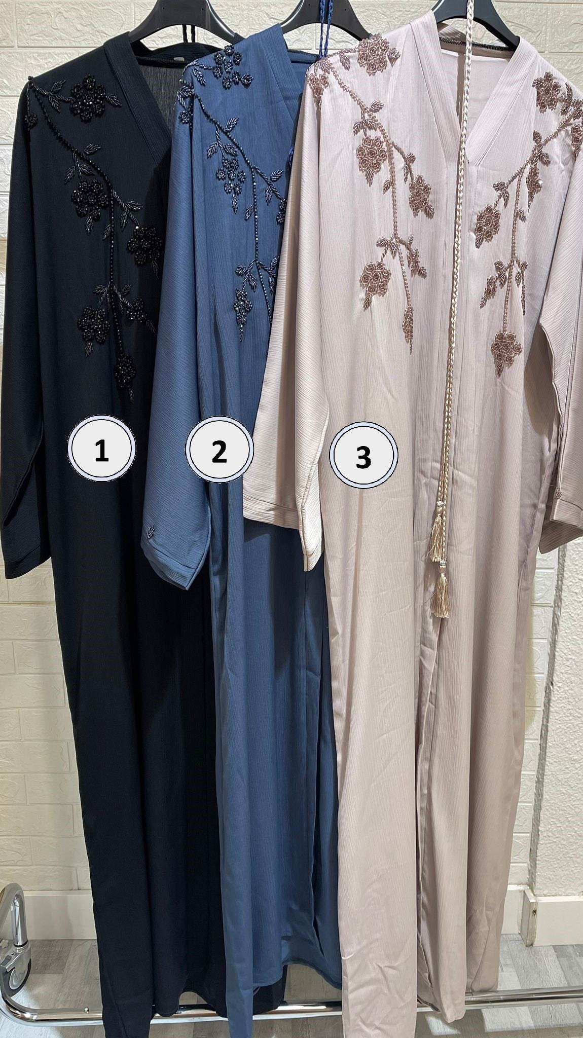 ABAYA ABIERTA DUBAI ( CIERRE DE BOTONES )